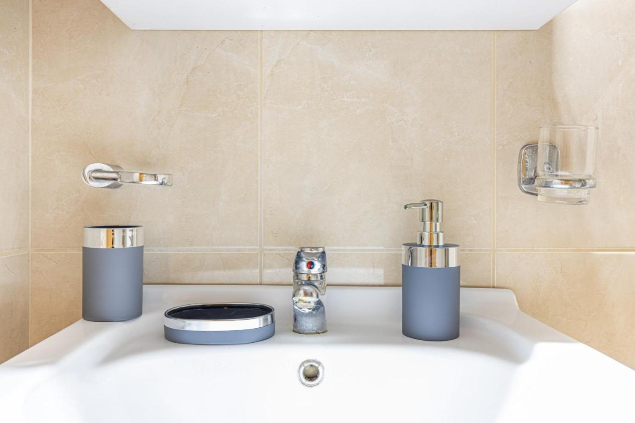 Luxury Central Apartment ซานธี ภายนอก รูปภาพ